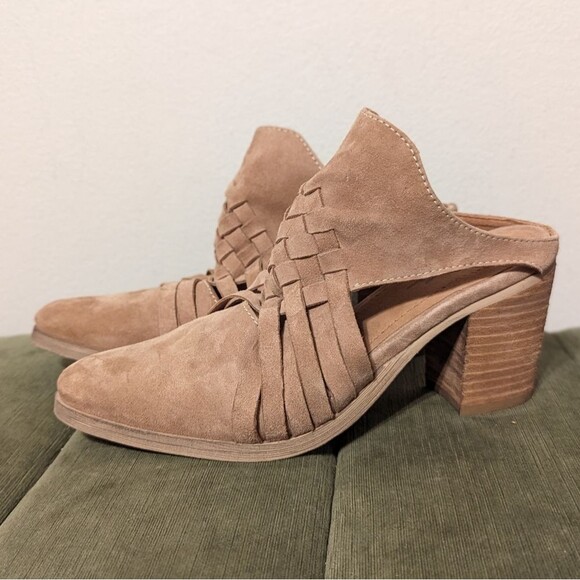 Shoes - NWOT Rebels Levi Suede Cutout Block Heel Mules Tan